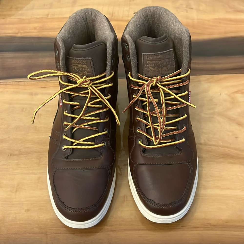 Men’s Levi’s shoes